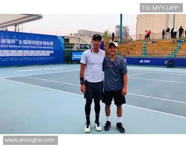 广州网球队与北京网球队赛后复盘分析比赛节奏与战术对比